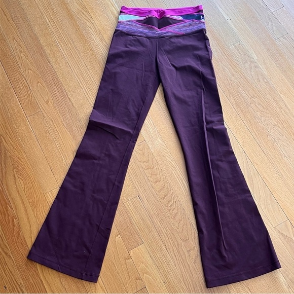 Lululemon Groove Super-High-Rise Flared Pant size 6 - Picture 1 of 6